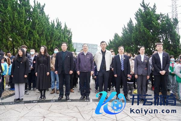 实干兴邦,难忘行状——紫燕参与“看管 2021精炼祭英烈”行径